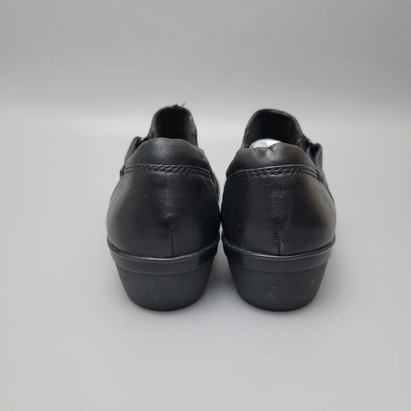 Clarks Collection Womens Flats Size 7.5 M Black Loafer Soft Cushion Pleated - Picture 7 of 9